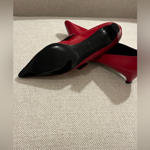 Authenticated Vintage Louis Vuitton Red Kitten Heels- 38.5 - Picture 5 of 16